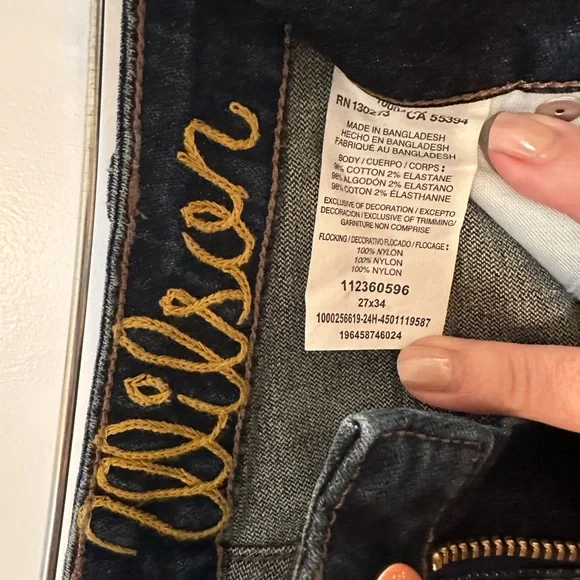 Lainey Wilson x Wrangler Flared Jeans with maroon Embroidery velvet - western - Picture 4 of 4